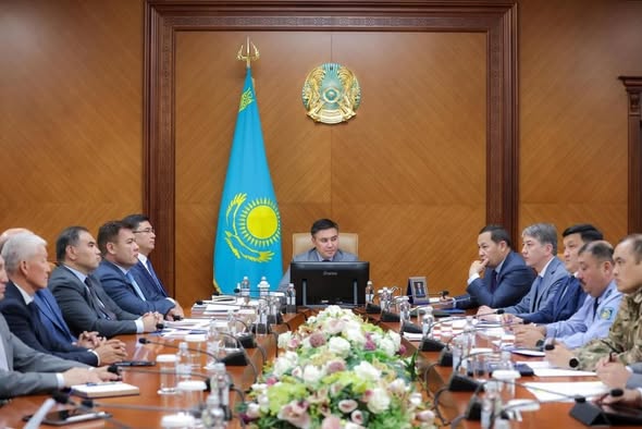 Аппарат отырысы: Өзекті мәселелер қаралды